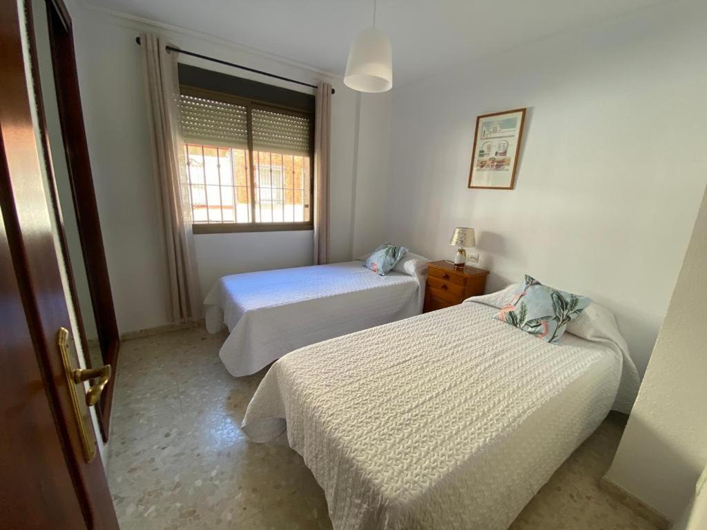 Apartamento Familiar En Barrio Reina Victoria Huelva Eksteriør billede