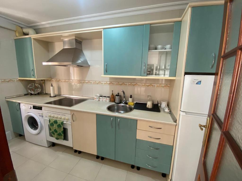 Apartamento Familiar En Barrio Reina Victoria Huelva Eksteriør billede